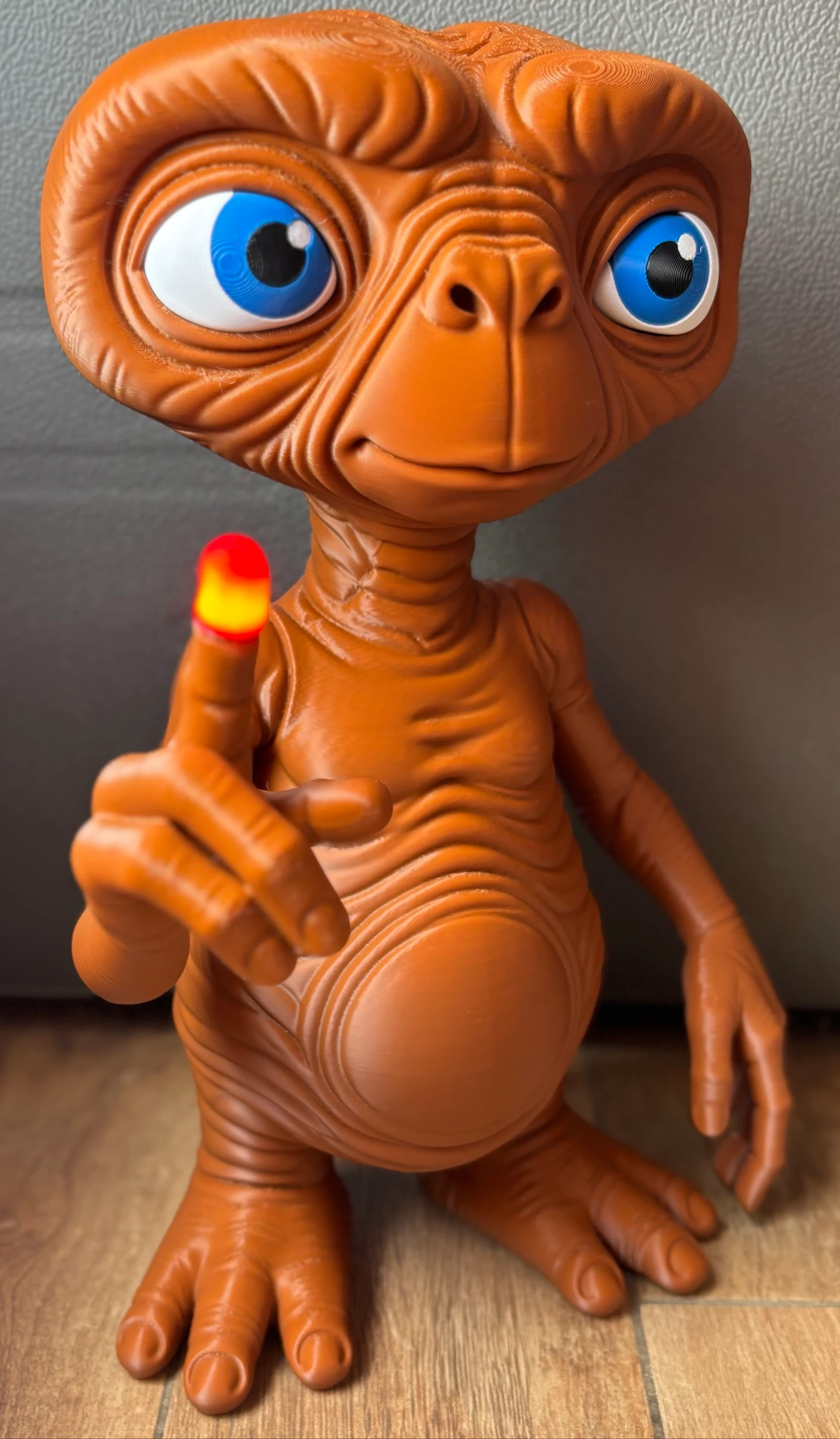 👽 E.T. – Figurine 3D 40 cm avec doigt lumineux – photo 2